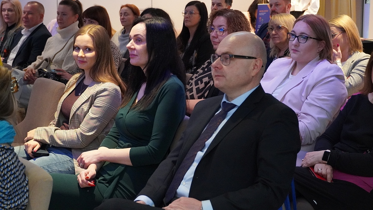 Konferencja Aktualne potrzeby rynku pracy i zatrudnienia cudzoziemców w Ostrołęce [25.02.2025] - zdjęcie #28 - eOstroleka.pl