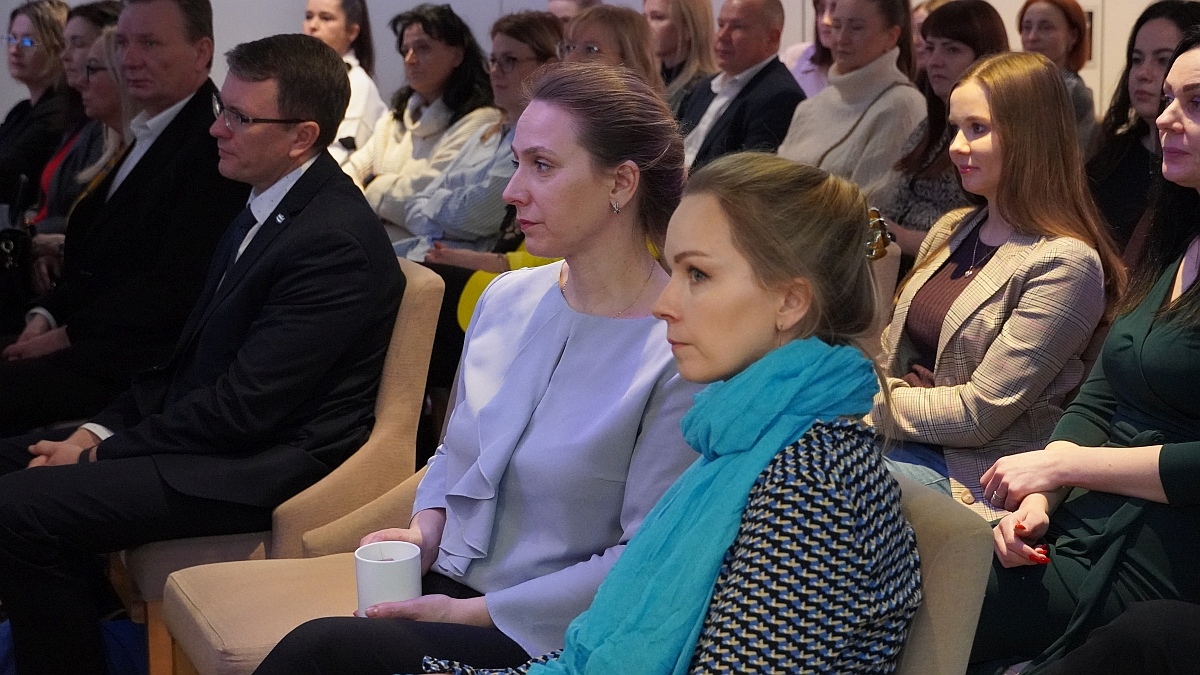 Konferencja Aktualne potrzeby rynku pracy i zatrudnienia cudzoziemców w Ostrołęce [25.02.2025] - zdjęcie #27 - eOstroleka.pl