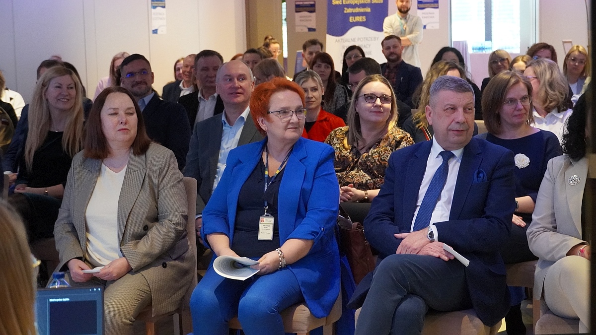 Konferencja Aktualne potrzeby rynku pracy i zatrudnienia cudzoziemców w Ostrołęce [25.02.2025] - zdjęcie #25 - eOstroleka.pl
