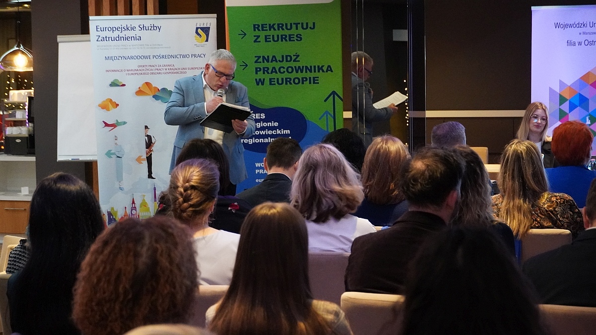Konferencja Aktualne potrzeby rynku pracy i zatrudnienia cudzoziemców w Ostrołęce [25.02.2025] - zdjęcie #17 - eOstroleka.pl