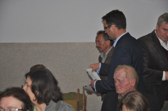 Spotkanie Arkadiusza Czartoryskiego i Roberta Mamątowa z mieszkańcami Daniszewa (10.IX.2011) - zdjęcie #29 - eOstroleka.pl