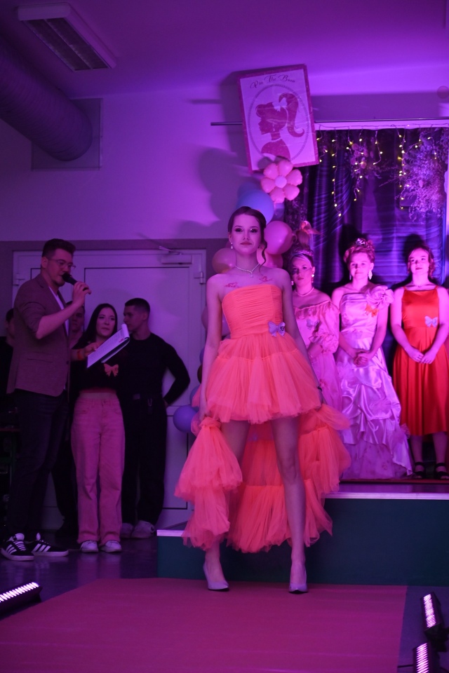 Festiwal Fryzjerstwa Artystycznego w ZSZ nr 2 [26.02.2025] - zdjęcie #38 - eOstroleka.pl
