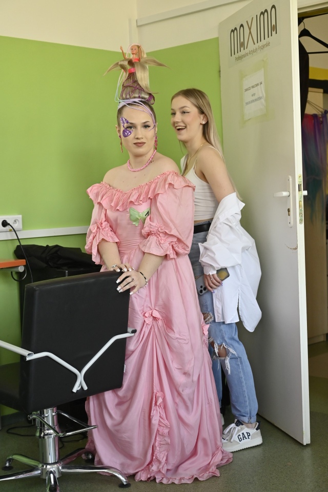 Festiwal Fryzjerstwa Artystycznego w ZSZ nr 2 [26.02.2025] - zdjęcie #37 - eOstroleka.pl