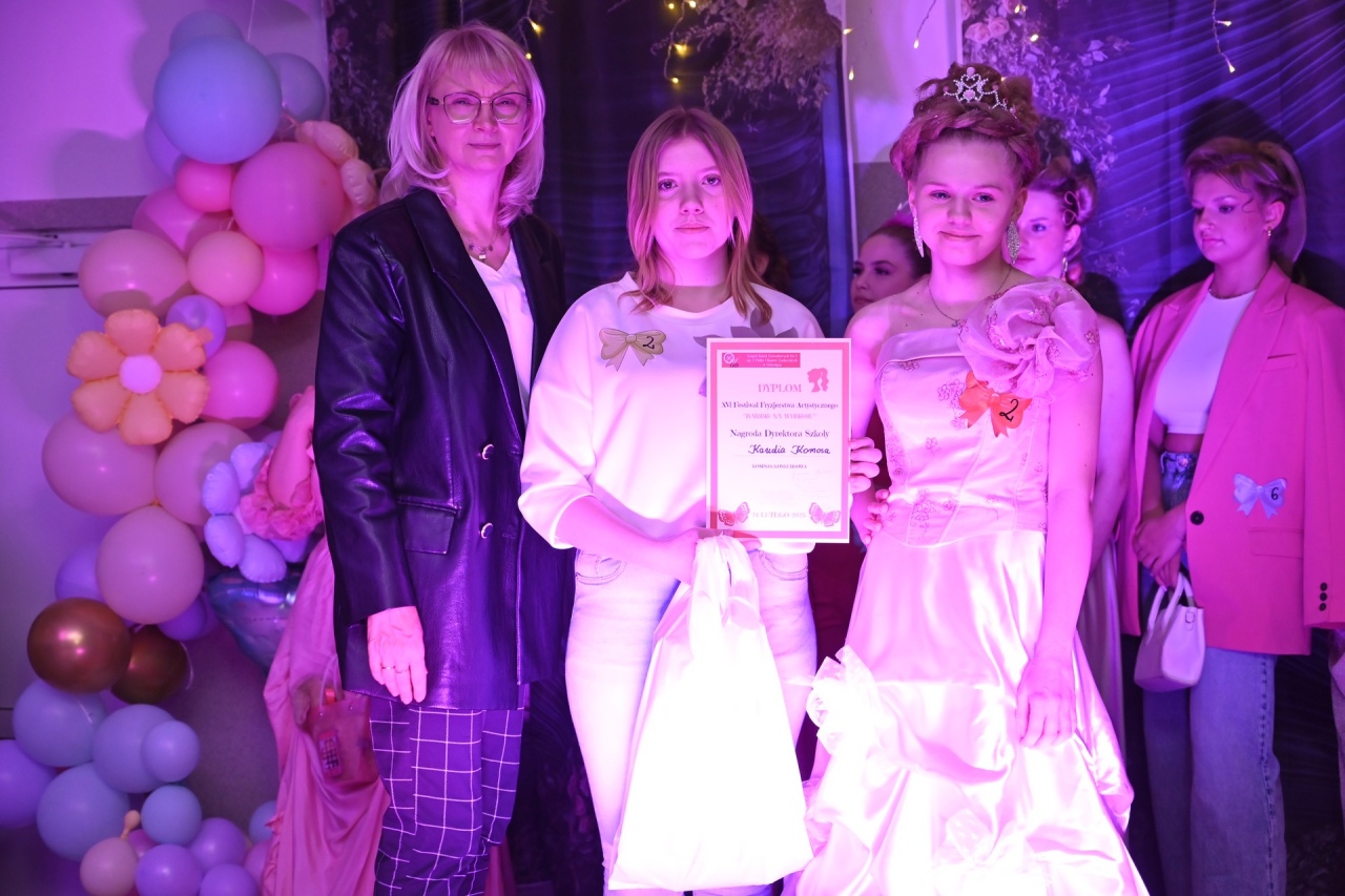 Festiwal Fryzjerstwa Artystycznego w ZSZ nr 2 [26.02.2025] - zdjęcie #32 - eOstroleka.pl