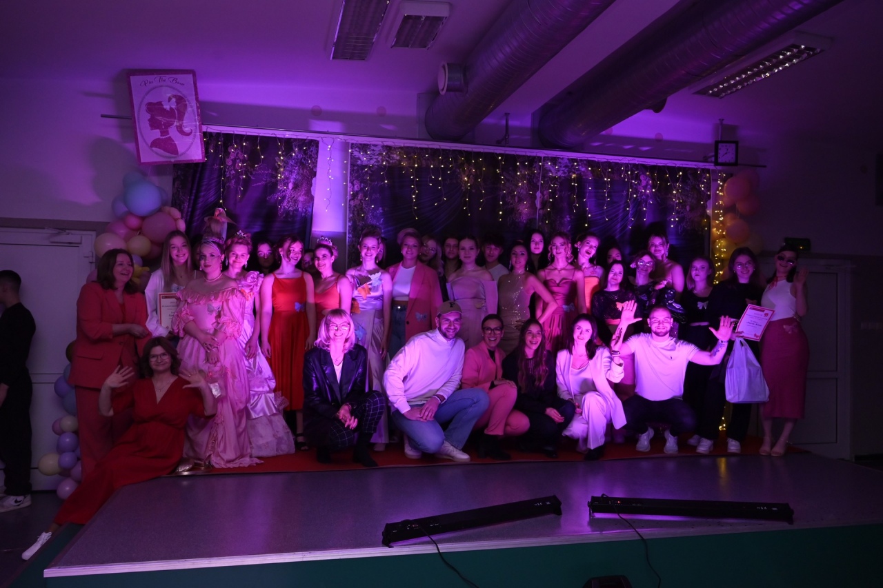 Festiwal Fryzjerstwa Artystycznego w ZSZ nr 2 [26.02.2025] - zdjęcie #16 - eOstroleka.pl