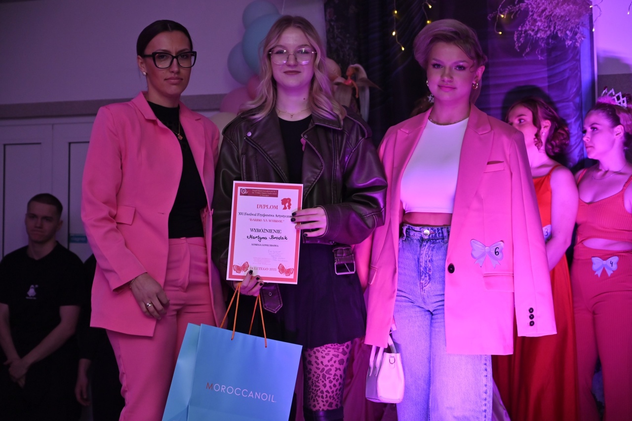Festiwal Fryzjerstwa Artystycznego w ZSZ nr 2 [26.02.2025] - zdjęcie #2 - eOstroleka.pl