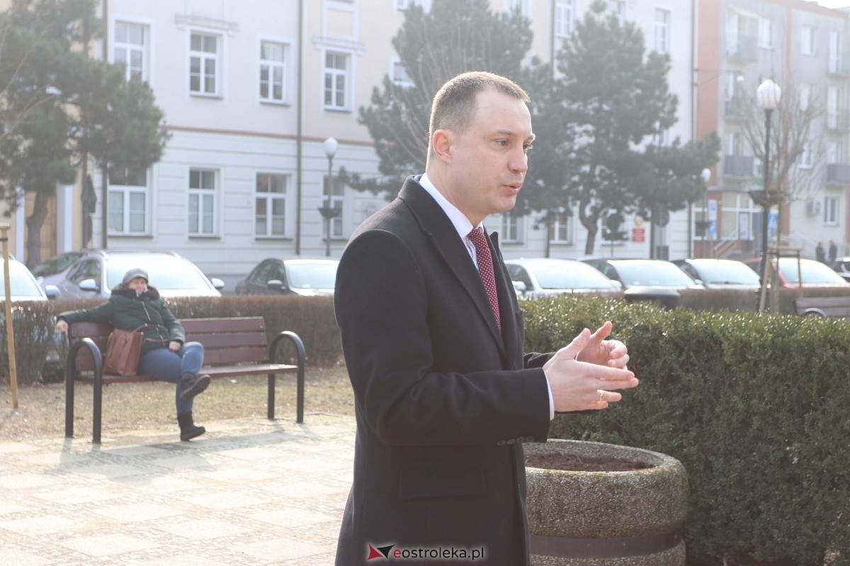 Konferencja Konferedacji w sprawie Centrum Integracji Cudzoziemców [26.02.2025] - zdjęcie #6 - eOstroleka.pl