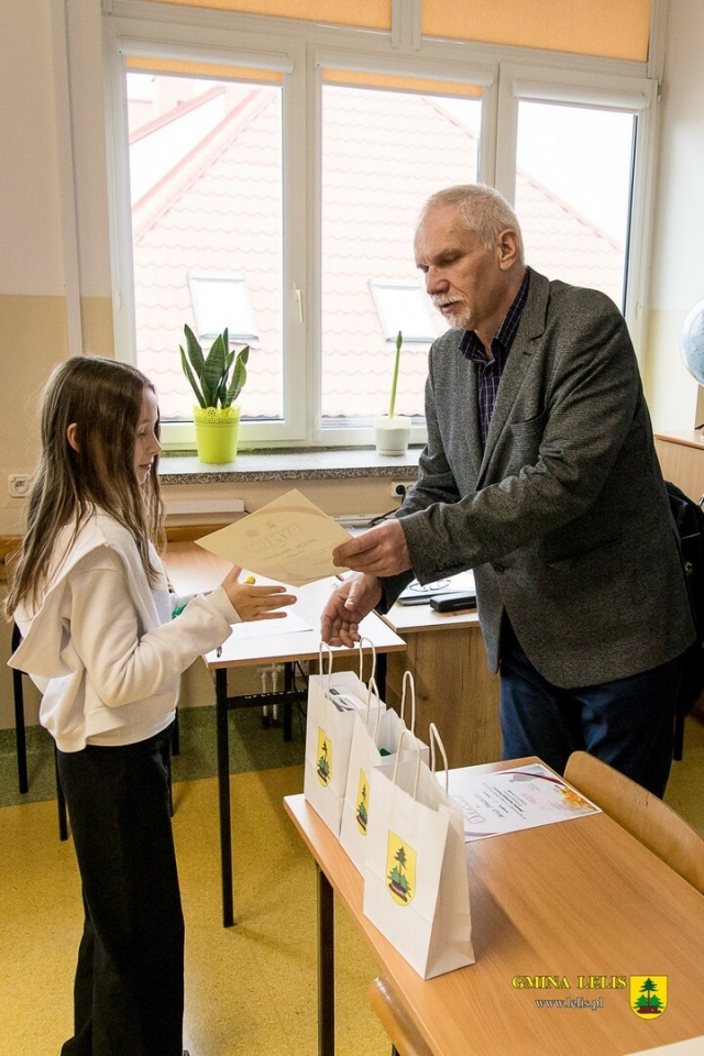 Eliminacje gminne XLVII Ogólnopolskiego Turnieju Wiedzy Pożarniczej „MŁODZIEŻ ZAPOBIEGA POŻAROM” w Lelisie [25.02.2025] - zdjęcie #12 - eOstroleka.pl