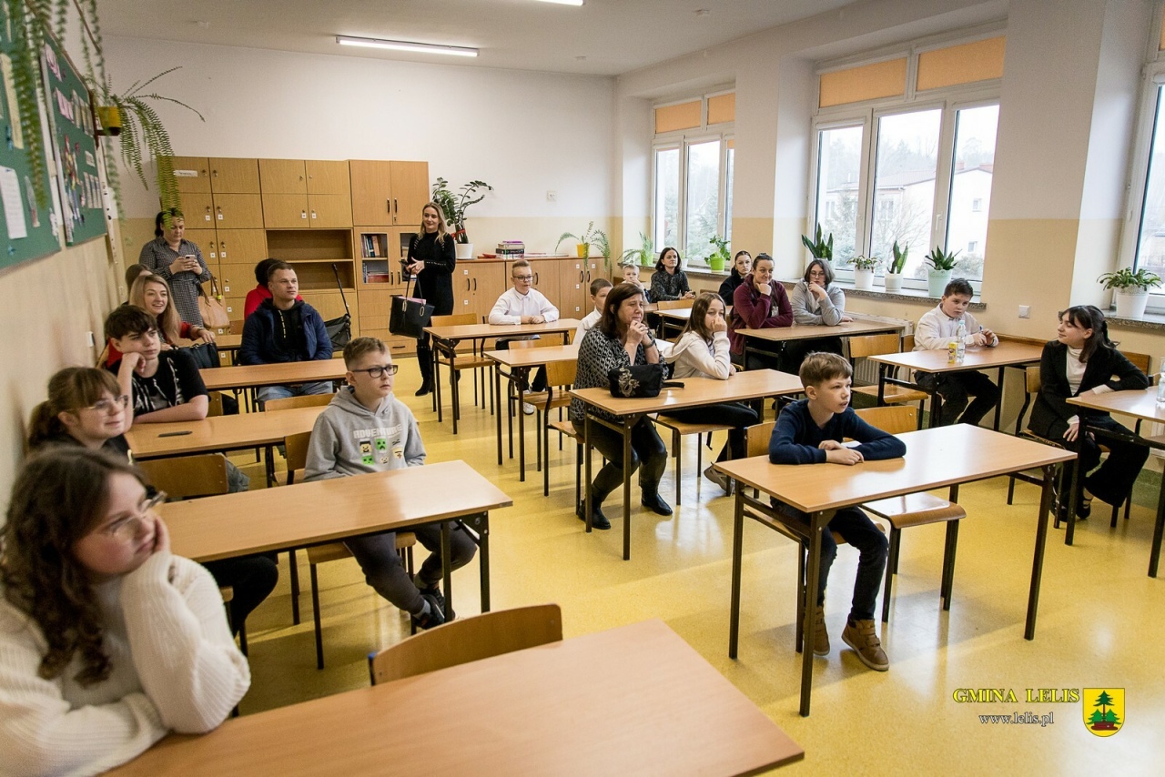 Eliminacje gminne XLVII Ogólnopolskiego Turnieju Wiedzy Pożarniczej „MŁODZIEŻ ZAPOBIEGA POŻAROM” w Lelisie [25.02.2025] - zdjęcie #9 - eOstroleka.pl