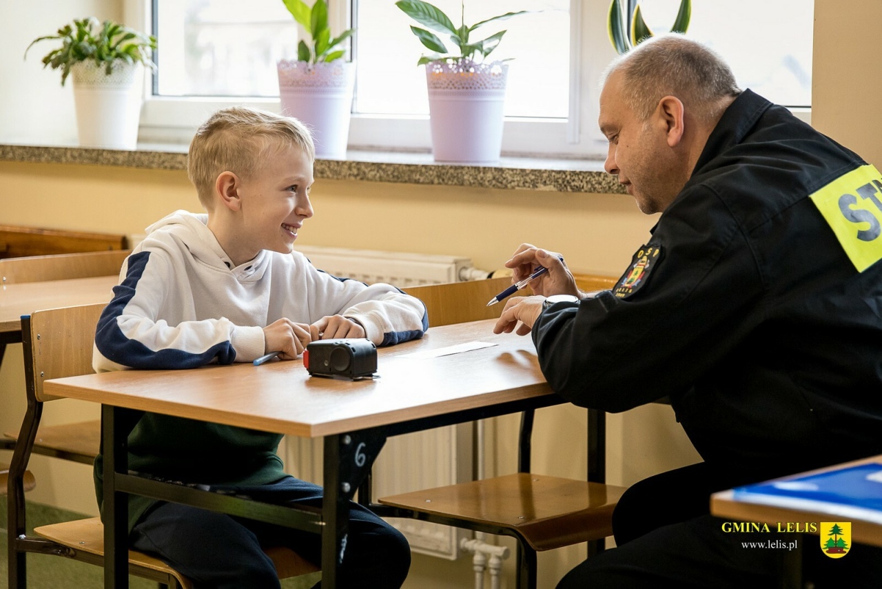 Eliminacje gminne XLVII Ogólnopolskiego Turnieju Wiedzy Pożarniczej „MŁODZIEŻ ZAPOBIEGA POŻAROM” w Lelisie [25.02.2025] - zdjęcie #8 - eOstroleka.pl