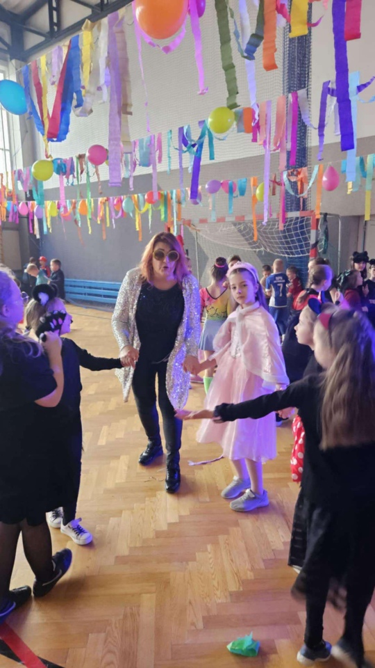 Bal karnawałowy w SP 10 w Ostrołęce  - zdjęcie #59 - eOstroleka.pl