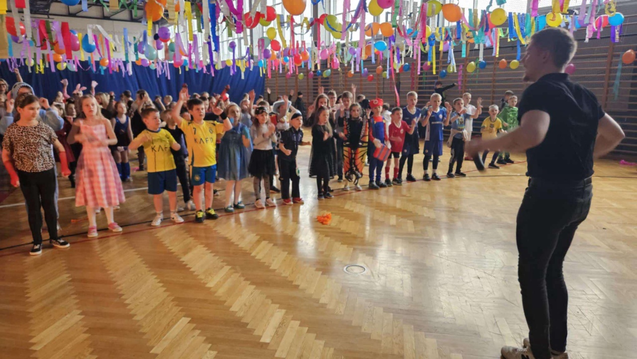 Bal karnawałowy w SP 10 w Ostrołęce  - zdjęcie #37 - eOstroleka.pl