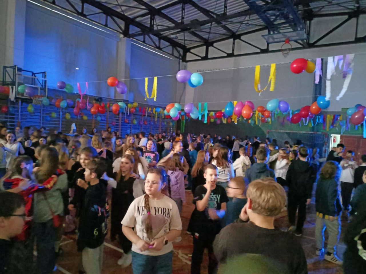 Bal karnawałowy w SP 10 w Ostrołęce  - zdjęcie #7 - eOstroleka.pl
