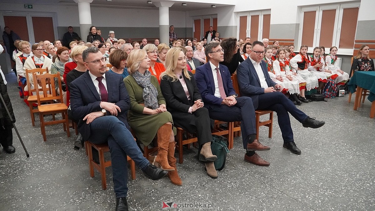XIX przegląd folklorystyczny Darcie pierza [27.02.2025] - zdjęcie #80 - eOstroleka.pl