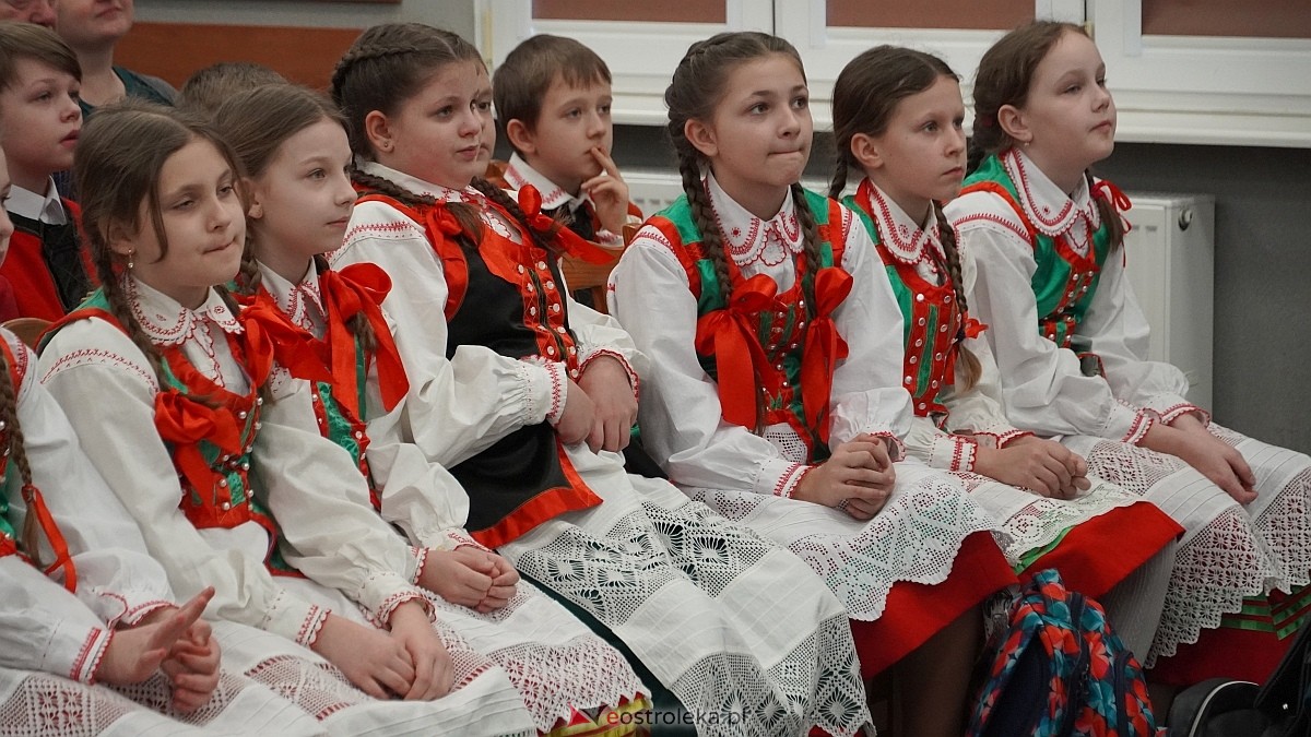 XIX przegląd folklorystyczny Darcie pierza [27.02.2025] - zdjęcie #74 - eOstroleka.pl