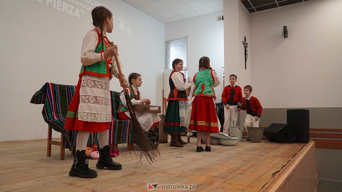 XIX przegląd folklorystyczny Darcie pierza [27.02.2025] - zdjęcie #45 - eOstroleka.pl