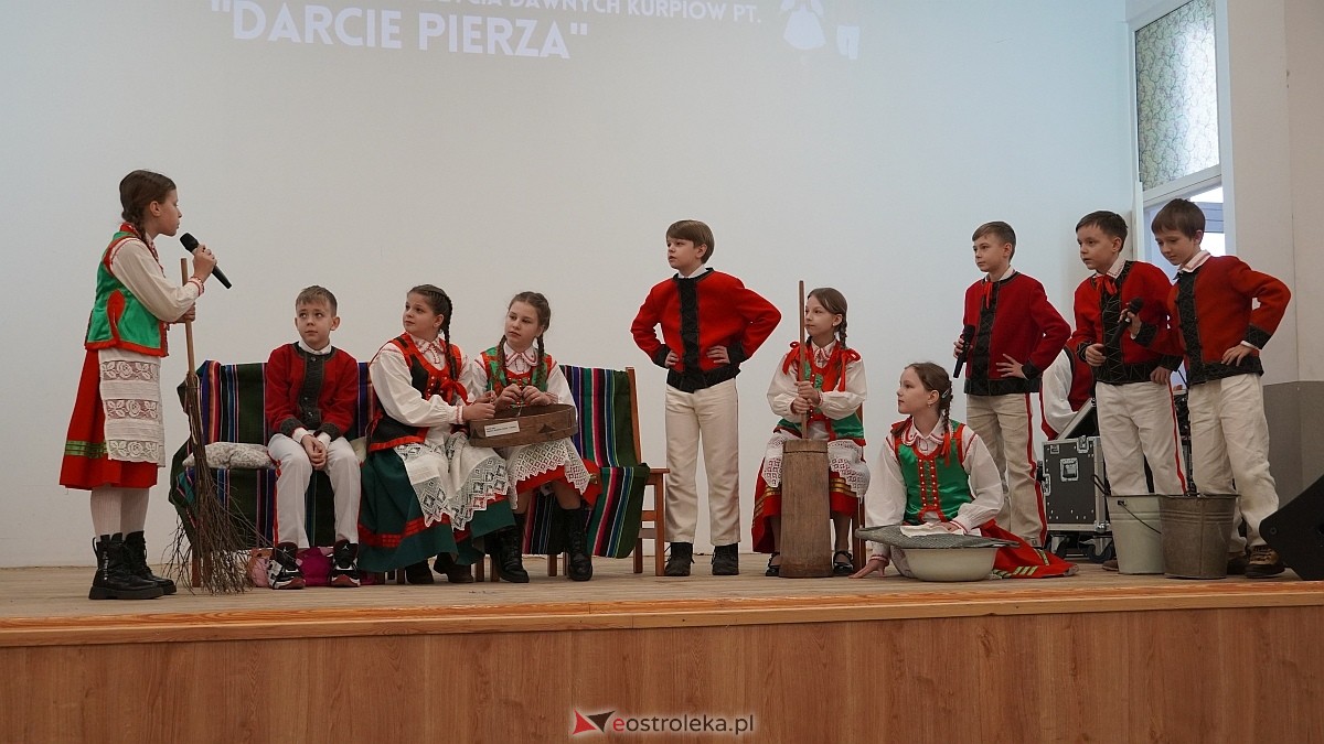 XIX przegląd folklorystyczny Darcie pierza [27.02.2025] - zdjęcie #39 - eOstroleka.pl