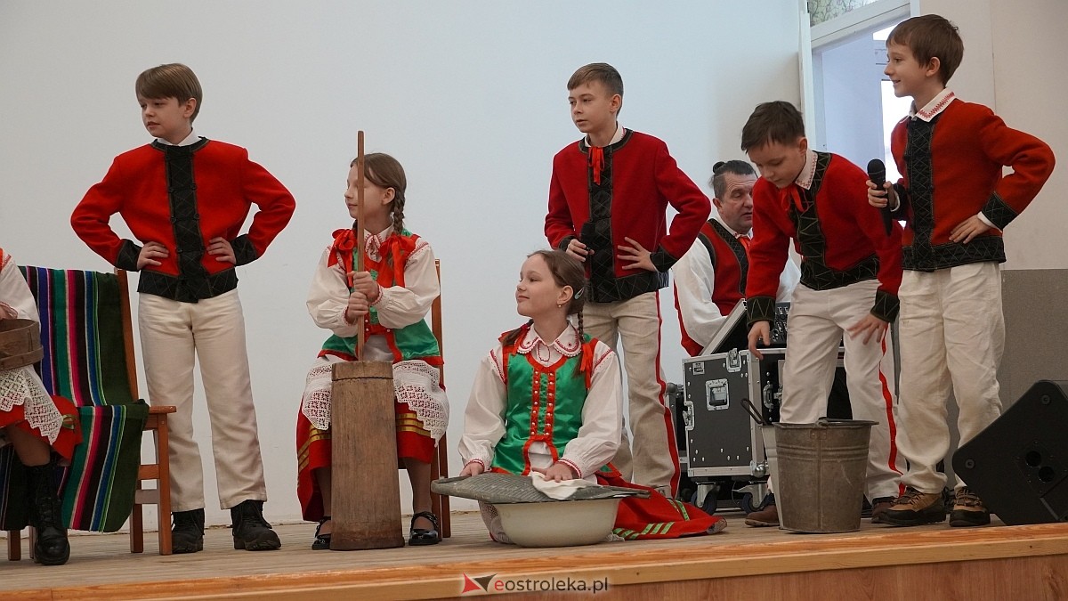 XIX przegląd folklorystyczny Darcie pierza [27.02.2025] - zdjęcie #36 - eOstroleka.pl