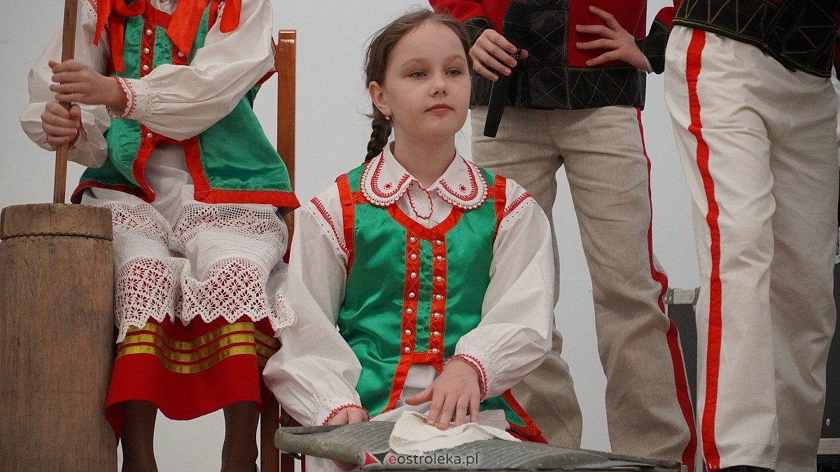 XIX przegląd folklorystyczny Darcie pierza [27.02.2025] - zdjęcie #31 - eOstroleka.pl