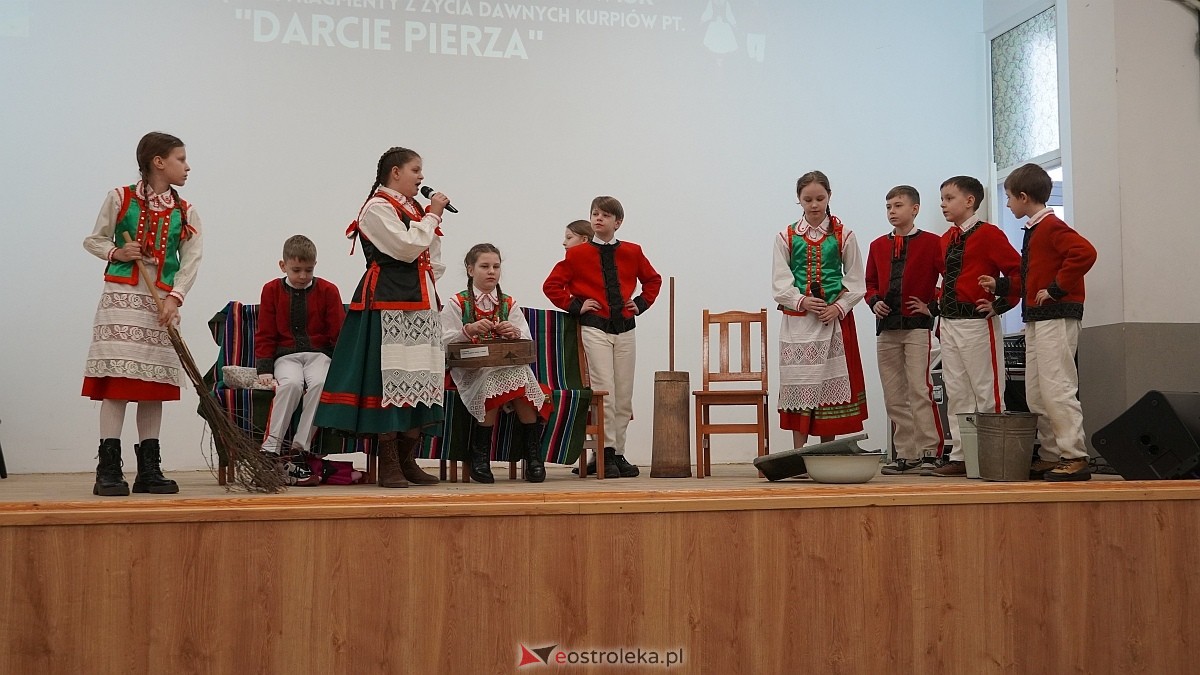 XIX przegląd folklorystyczny Darcie pierza [27.02.2025] - zdjęcie #30 - eOstroleka.pl