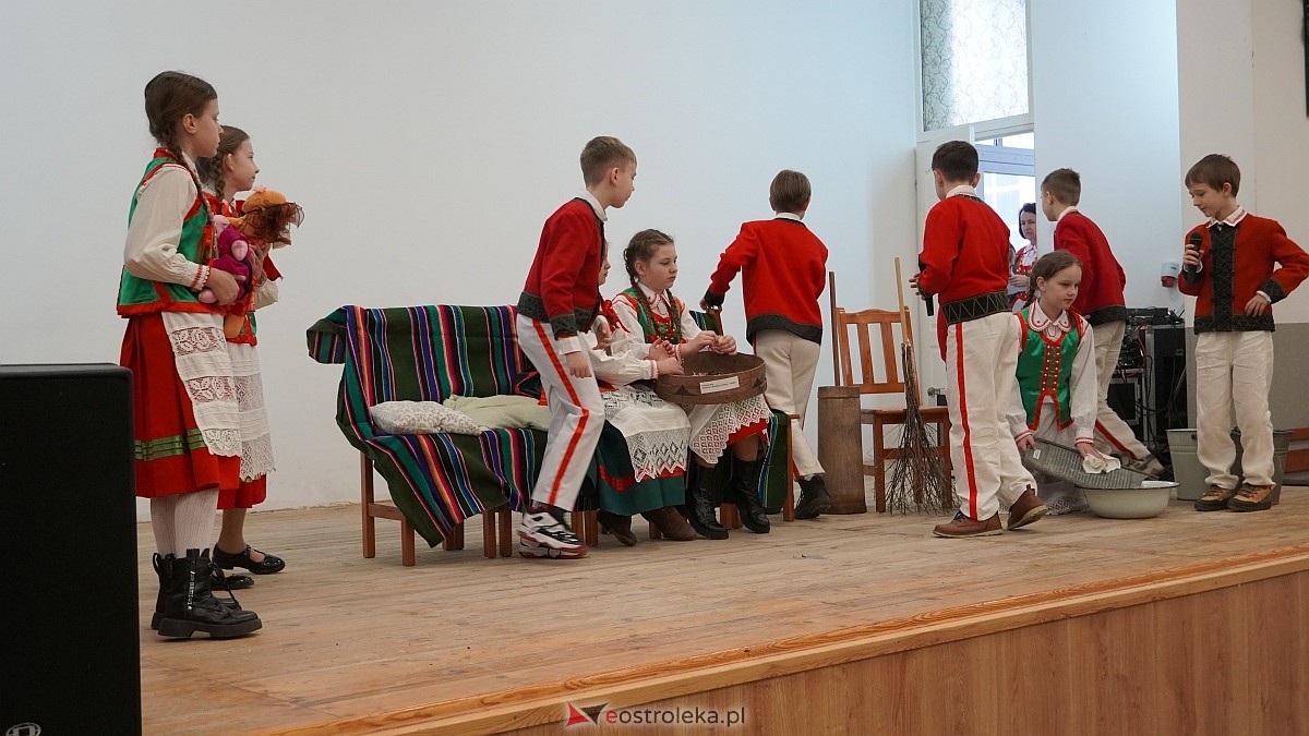 XIX przegląd folklorystyczny Darcie pierza [27.02.2025] - zdjęcie #24 - eOstroleka.pl