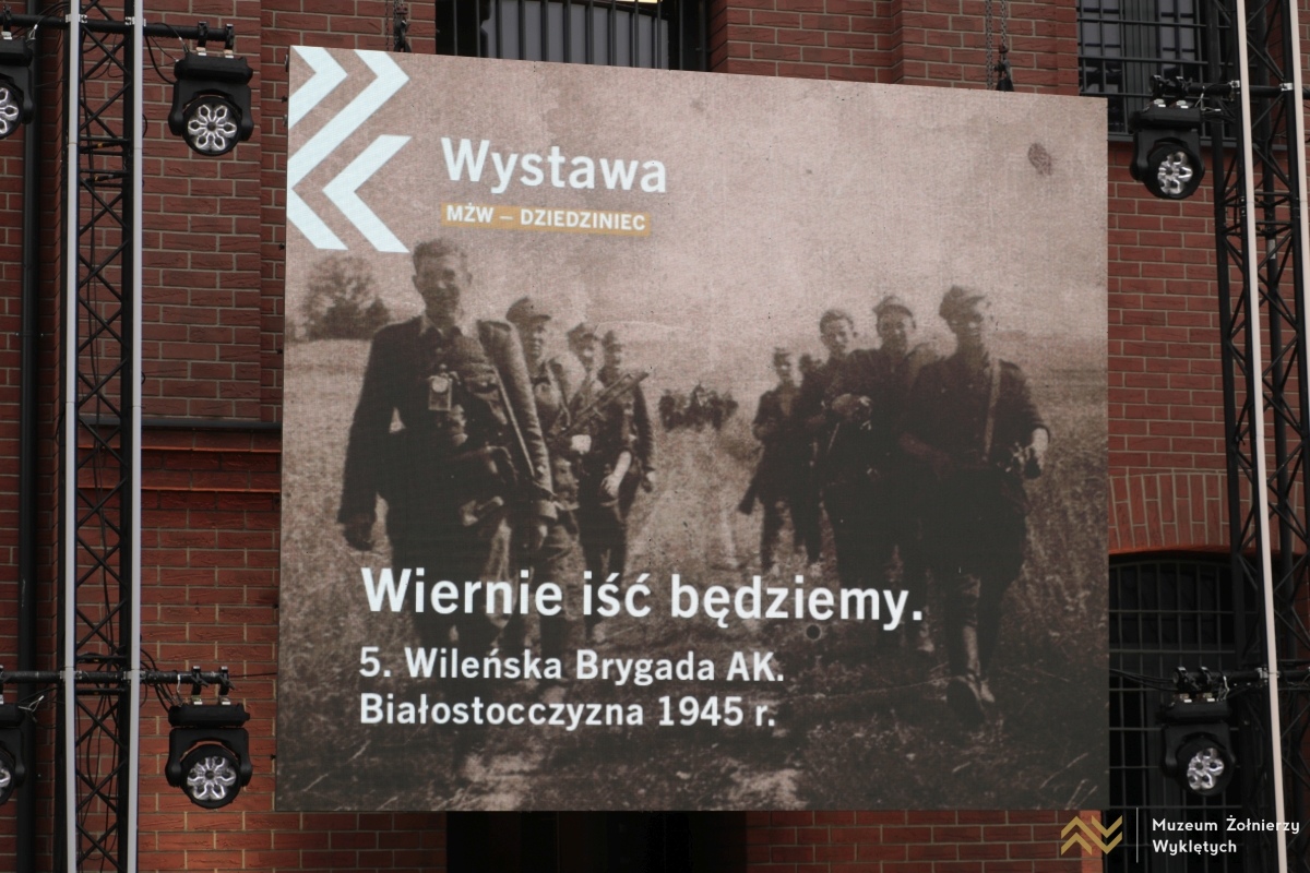 Narodowy Dzień Pamięci Żołnierzy Wyklętych - dzień pierwszy [28.02.2025] - zdjęcie #43 - eOstroleka.pl