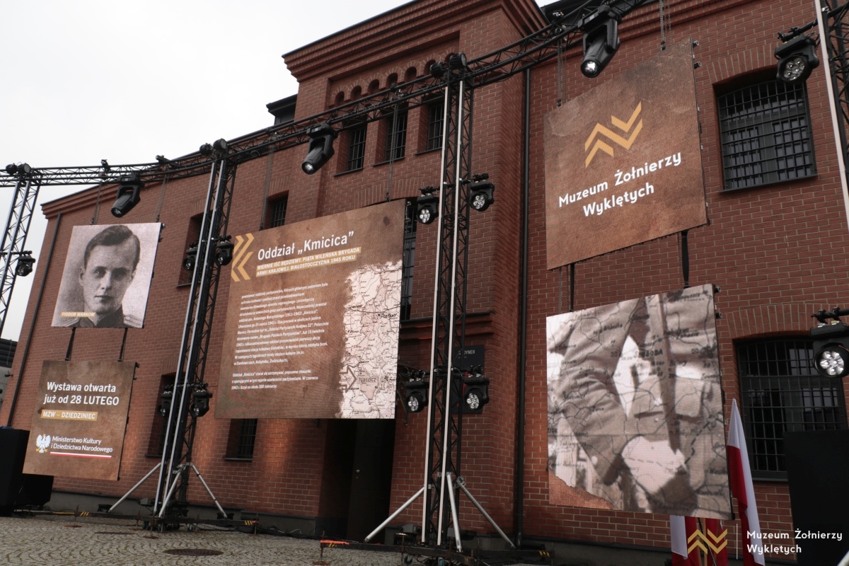 Narodowy Dzień Pamięci Żołnierzy Wyklętych - dzień pierwszy [28.02.2025] - zdjęcie #41 - eOstroleka.pl