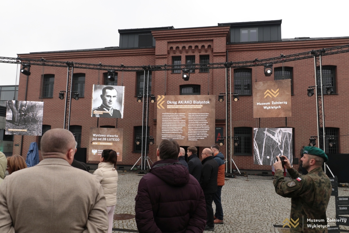 Narodowy Dzień Pamięci Żołnierzy Wyklętych - dzień pierwszy [28.02.2025] - zdjęcie #40 - eOstroleka.pl