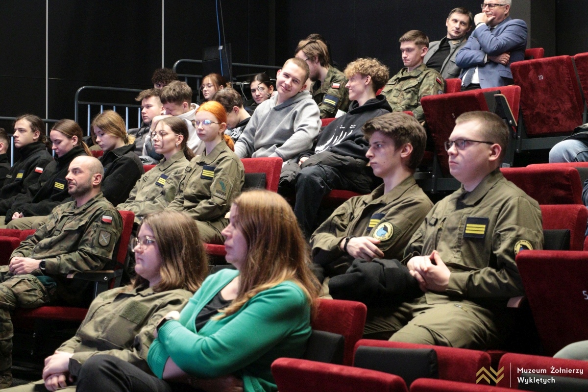 Narodowy Dzień Pamięci Żołnierzy Wyklętych - dzień pierwszy [28.02.2025] - zdjęcie #12 - eOstroleka.pl