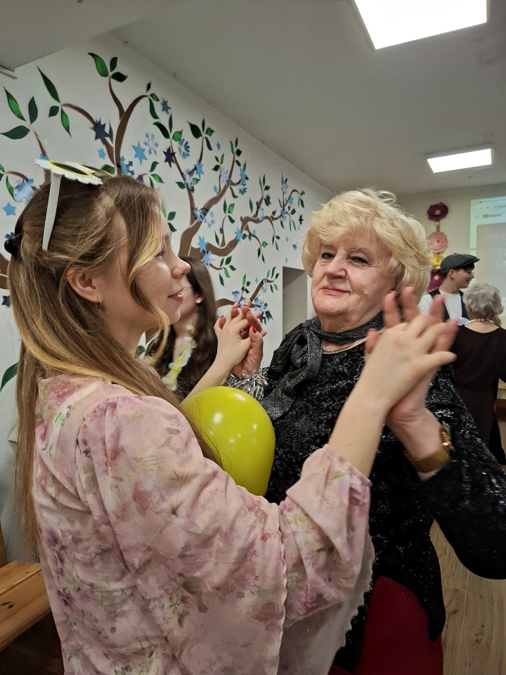 Międzypokoleniowy bal karnawałowy [07.02.2025] - zdjęcie #4 - eOstroleka.pl