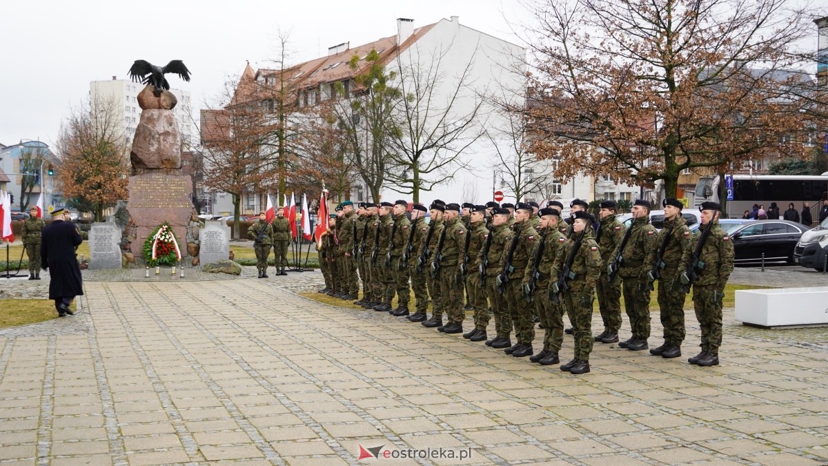 Narodowy Dzień Pamięci Żołnierzy Wyklętych - uroczystości pod pomnikiem Ofiar Terroru Komunistycznego [01.03.2025] - zdjęcie #192 - eOstroleka.pl