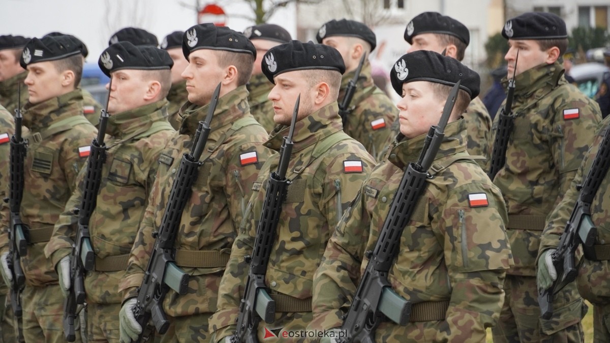 Narodowy Dzień Pamięci Żołnierzy Wyklętych - uroczystości pod pomnikiem Ofiar Terroru Komunistycznego [01.03.2025] - zdjęcie #191 - eOstroleka.pl