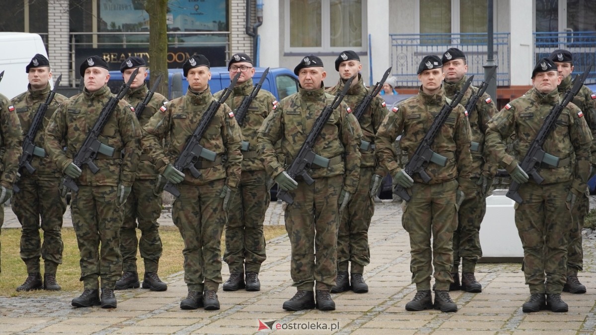 Narodowy Dzień Pamięci Żołnierzy Wyklętych - uroczystości pod pomnikiem Ofiar Terroru Komunistycznego [01.03.2025] - zdjęcie #181 - eOstroleka.pl