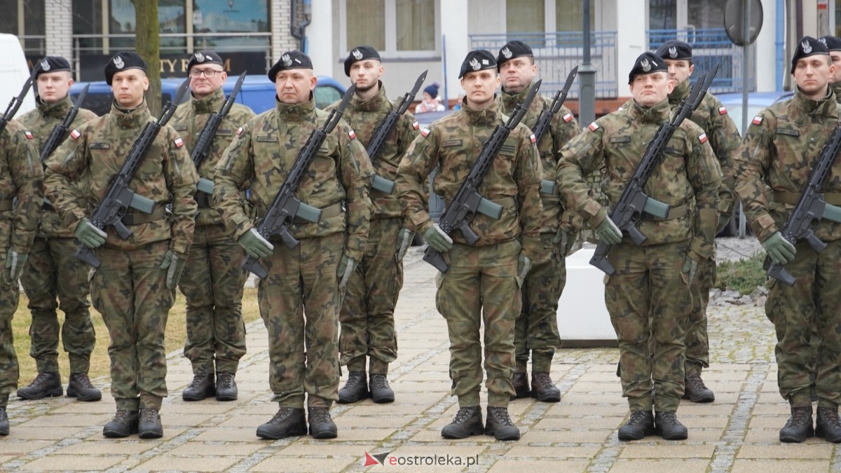 Narodowy Dzień Pamięci Żołnierzy Wyklętych - uroczystości pod pomnikiem Ofiar Terroru Komunistycznego [01.03.2025] - zdjęcie #178 - eOstroleka.pl