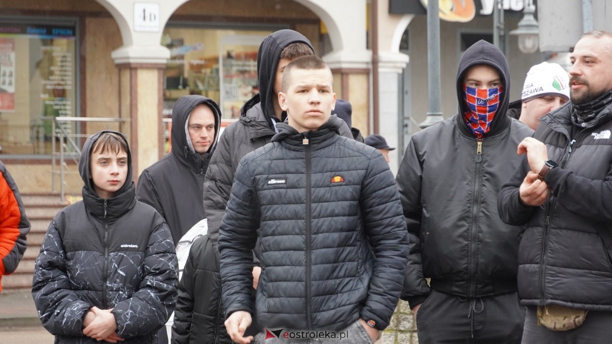 Narodowy Dzień Pamięci Żołnierzy Wyklętych - uroczystości pod pomnikiem Ofiar Terroru Komunistycznego [01.03.2025] - zdjęcie #168 - eOstroleka.pl
