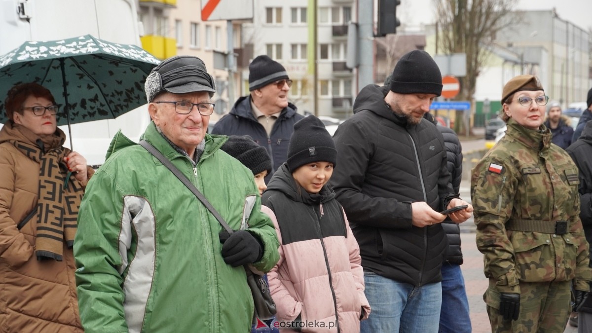Narodowy Dzień Pamięci Żołnierzy Wyklętych - uroczystości pod pomnikiem Ofiar Terroru Komunistycznego [01.03.2025] - zdjęcie #166 - eOstroleka.pl