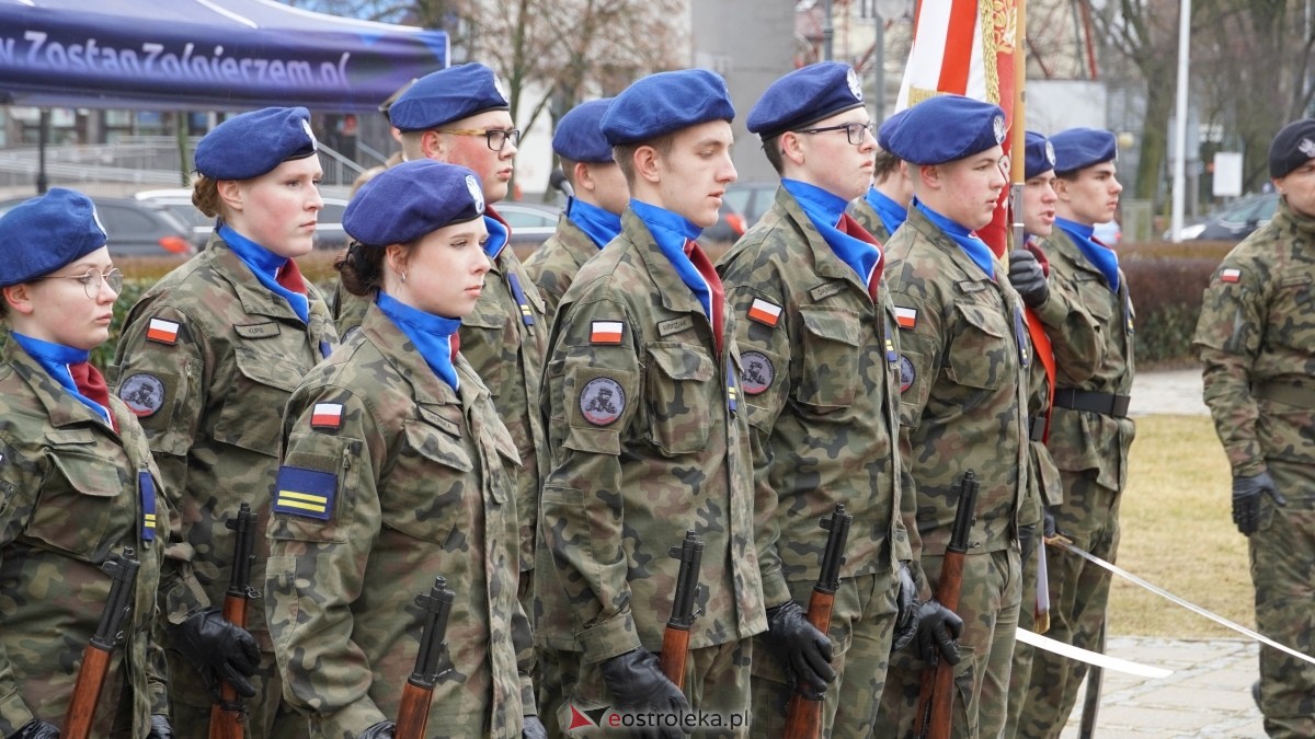 Narodowy Dzień Pamięci Żołnierzy Wyklętych - uroczystości pod pomnikiem Ofiar Terroru Komunistycznego [01.03.2025] - zdjęcie #156 - eOstroleka.pl