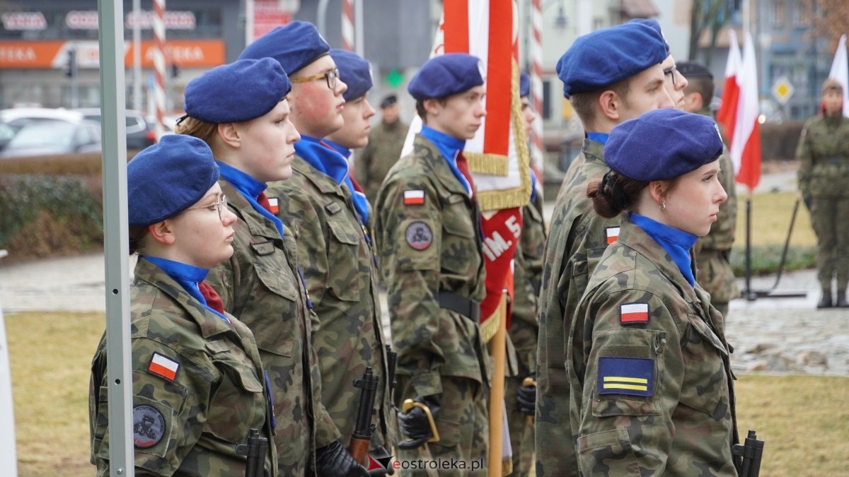 Narodowy Dzień Pamięci Żołnierzy Wyklętych - uroczystości pod pomnikiem Ofiar Terroru Komunistycznego [01.03.2025] - zdjęcie #147 - eOstroleka.pl