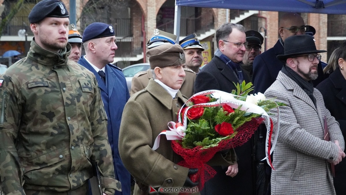 Narodowy Dzień Pamięci Żołnierzy Wyklętych - uroczystości pod pomnikiem Ofiar Terroru Komunistycznego [01.03.2025] - zdjęcie #131 - eOstroleka.pl