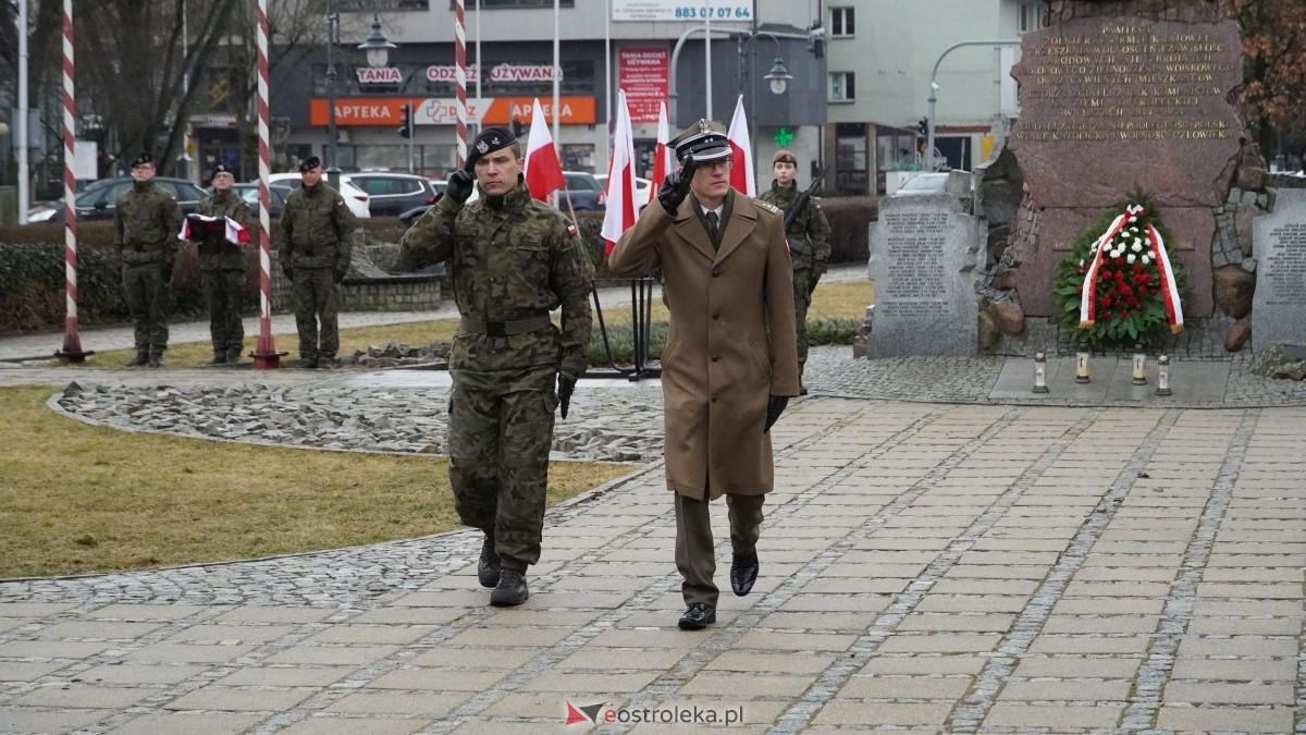 Narodowy Dzień Pamięci Żołnierzy Wyklętych - uroczystości pod pomnikiem Ofiar Terroru Komunistycznego [01.03.2025] - zdjęcie #110 - eOstroleka.pl