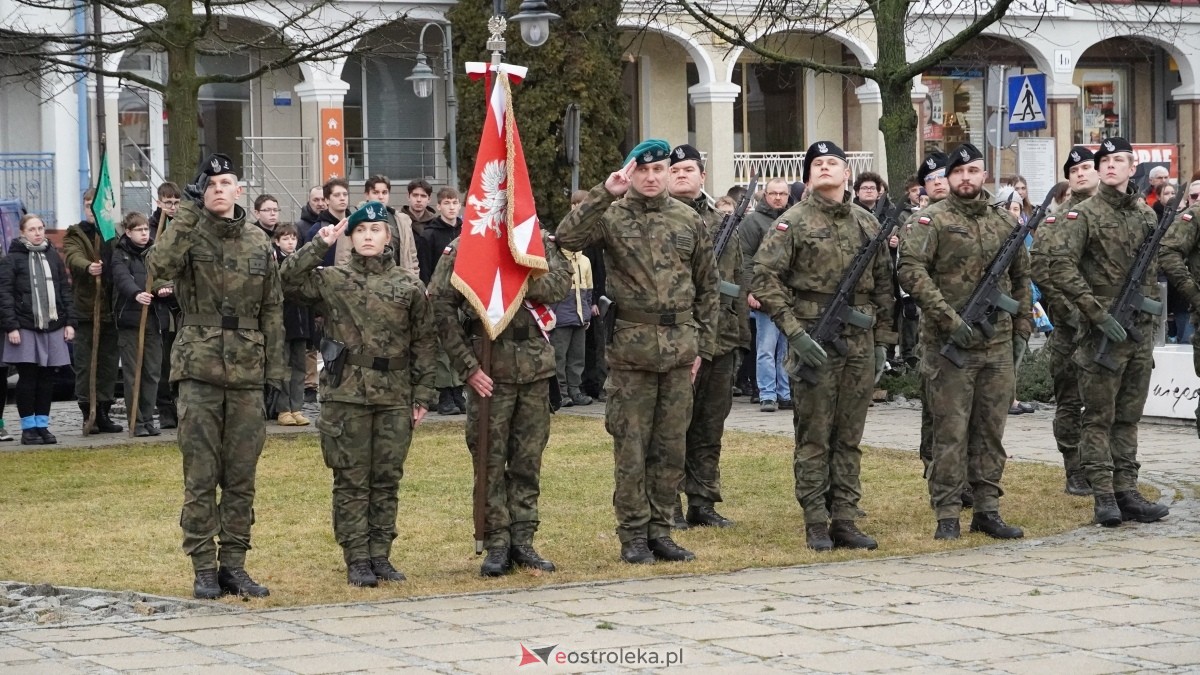 Narodowy Dzień Pamięci Żołnierzy Wyklętych - uroczystości pod pomnikiem Ofiar Terroru Komunistycznego [01.03.2025] - zdjęcie #104 - eOstroleka.pl