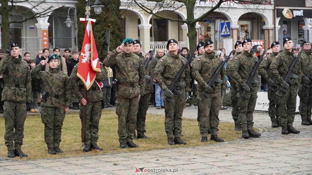 Narodowy Dzień Pamięci Żołnierzy Wyklętych - uroczystości pod pomnikiem Ofiar Terroru Komunistycznego [01.03.2025] - zdjęcie #103 - eOstroleka.pl