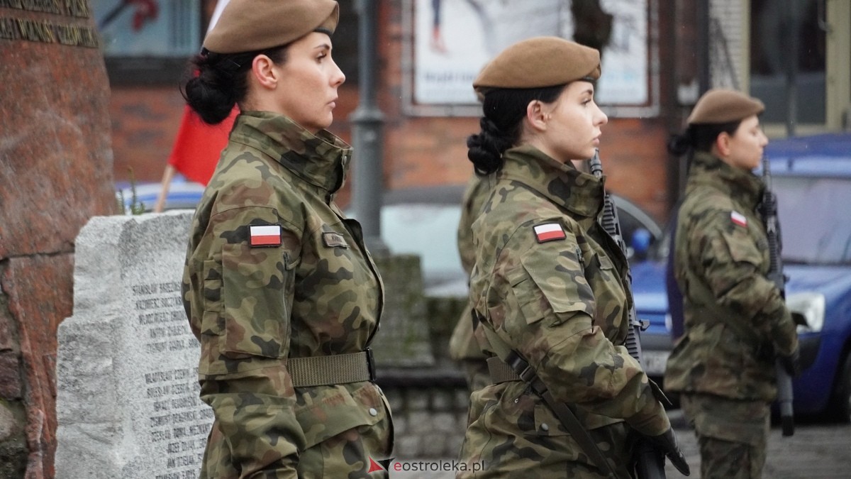 Narodowy Dzień Pamięci Żołnierzy Wyklętych - uroczystości pod pomnikiem Ofiar Terroru Komunistycznego [01.03.2025] - zdjęcie #101 - eOstroleka.pl