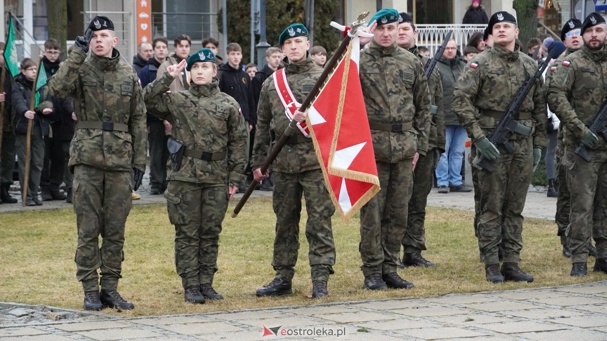 Narodowy Dzień Pamięci Żołnierzy Wyklętych - uroczystości pod pomnikiem Ofiar Terroru Komunistycznego [01.03.2025] - zdjęcie #100 - eOstroleka.pl