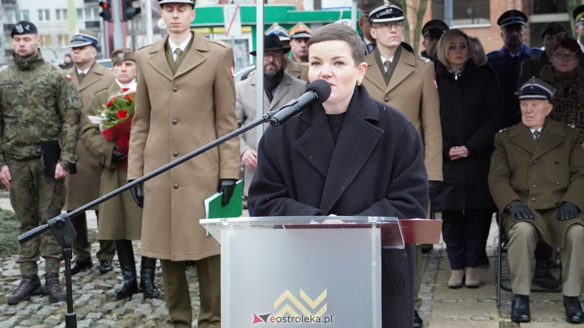 Narodowy Dzień Pamięci Żołnierzy Wyklętych - uroczystości pod pomnikiem Ofiar Terroru Komunistycznego [01.03.2025] - zdjęcie #70 - eOstroleka.pl