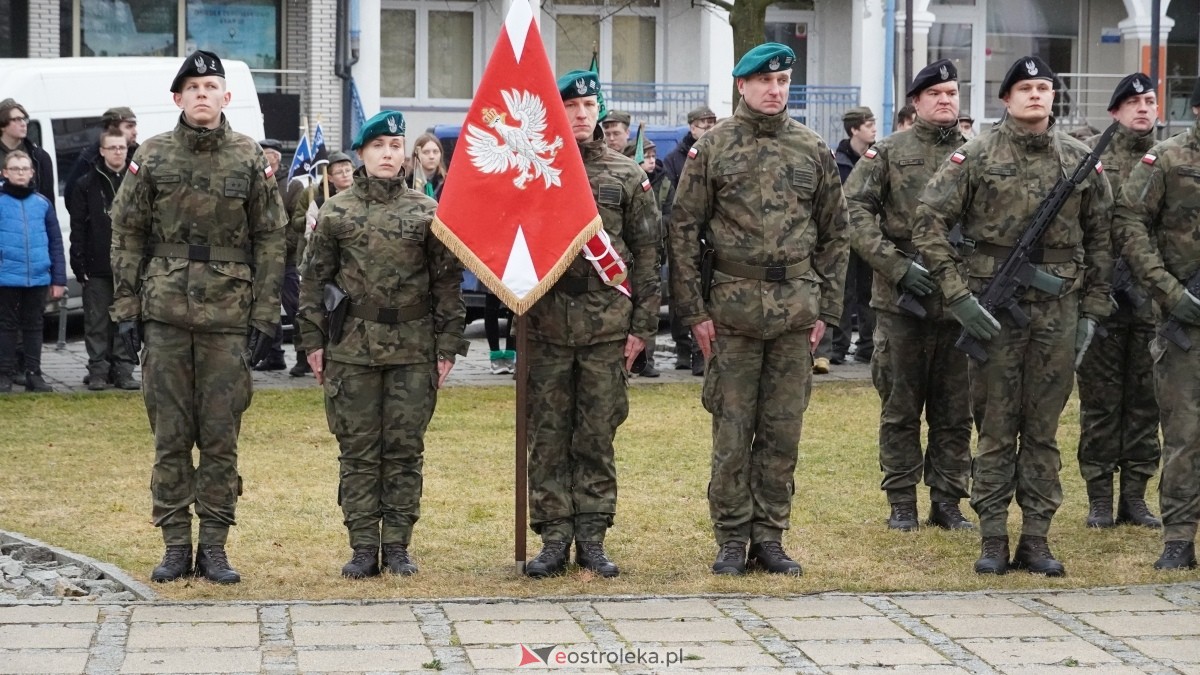 Narodowy Dzień Pamięci Żołnierzy Wyklętych - uroczystości pod pomnikiem Ofiar Terroru Komunistycznego [01.03.2025] - zdjęcie #64 - eOstroleka.pl