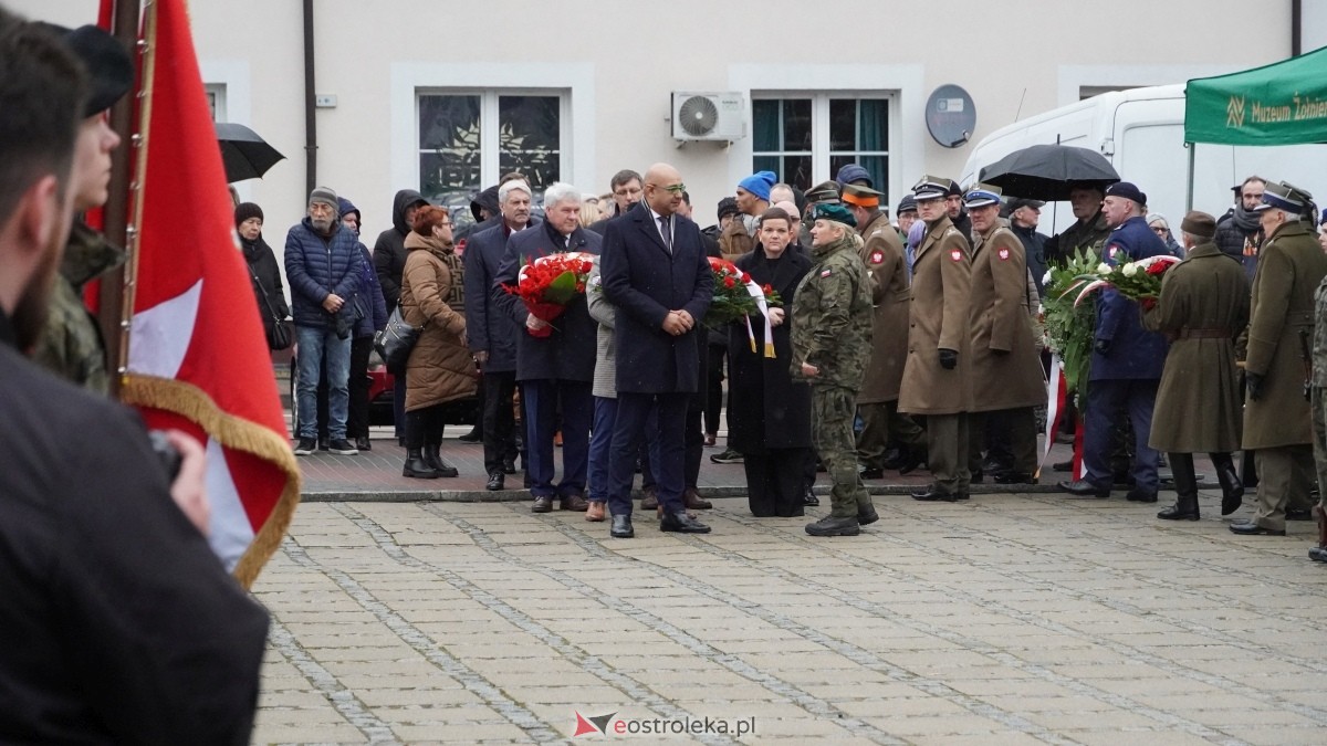 Narodowy Dzień Pamięci Żołnierzy Wyklętych - uroczystości pod pomnikiem Ofiar Terroru Komunistycznego [01.03.2025] - zdjęcie #58 - eOstroleka.pl