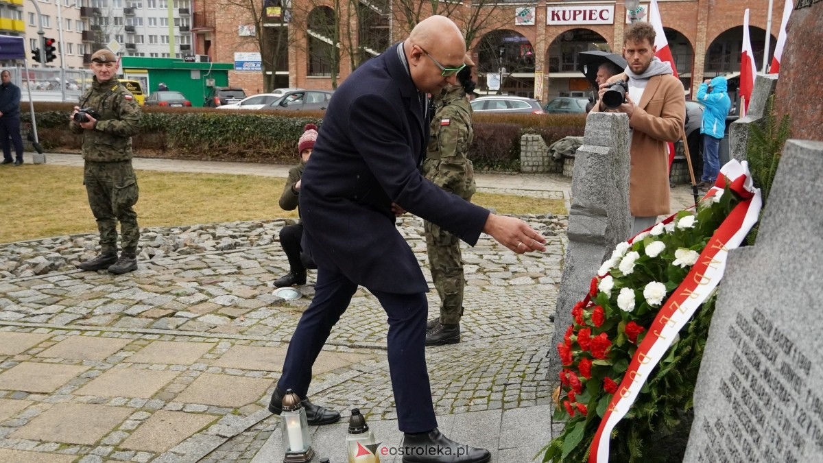 Narodowy Dzień Pamięci Żołnierzy Wyklętych - uroczystości pod pomnikiem Ofiar Terroru Komunistycznego [01.03.2025] - zdjęcie #52 - eOstroleka.pl