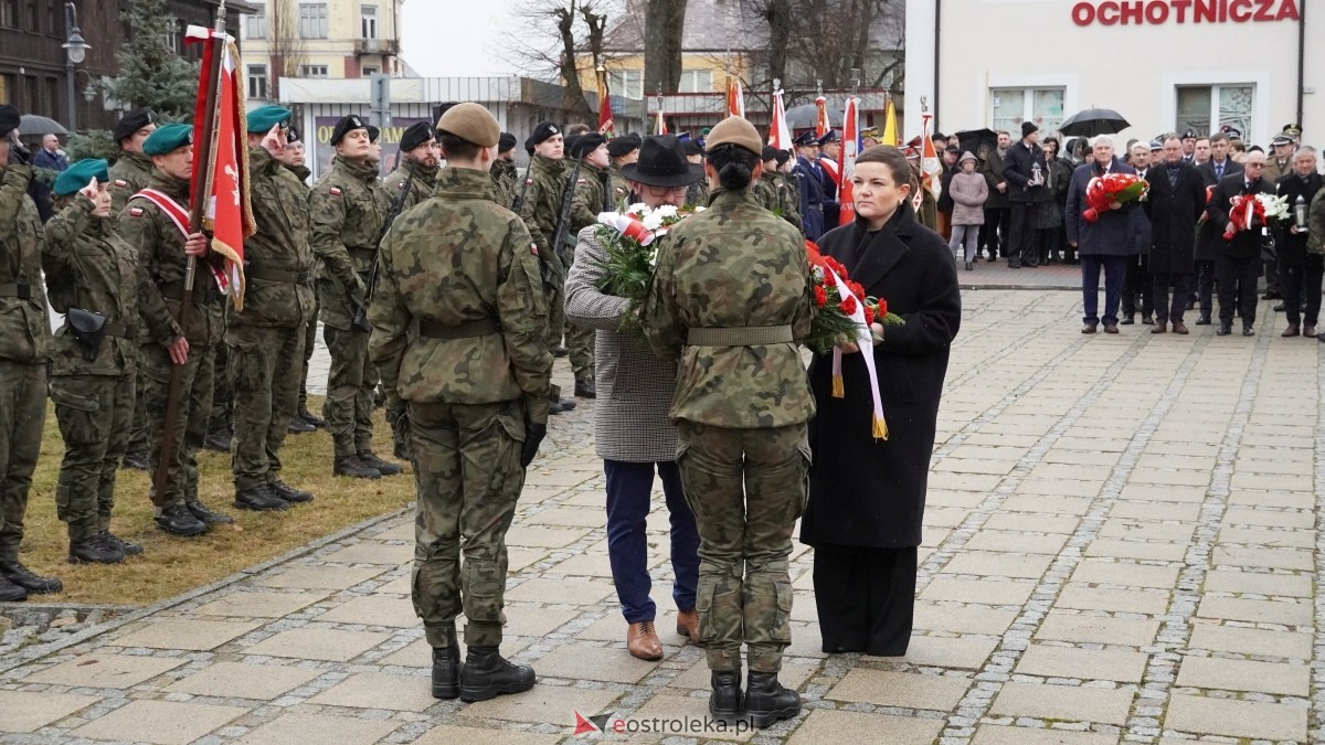 Narodowy Dzień Pamięci Żołnierzy Wyklętych - uroczystości pod pomnikiem Ofiar Terroru Komunistycznego [01.03.2025] - zdjęcie #48 - eOstroleka.pl