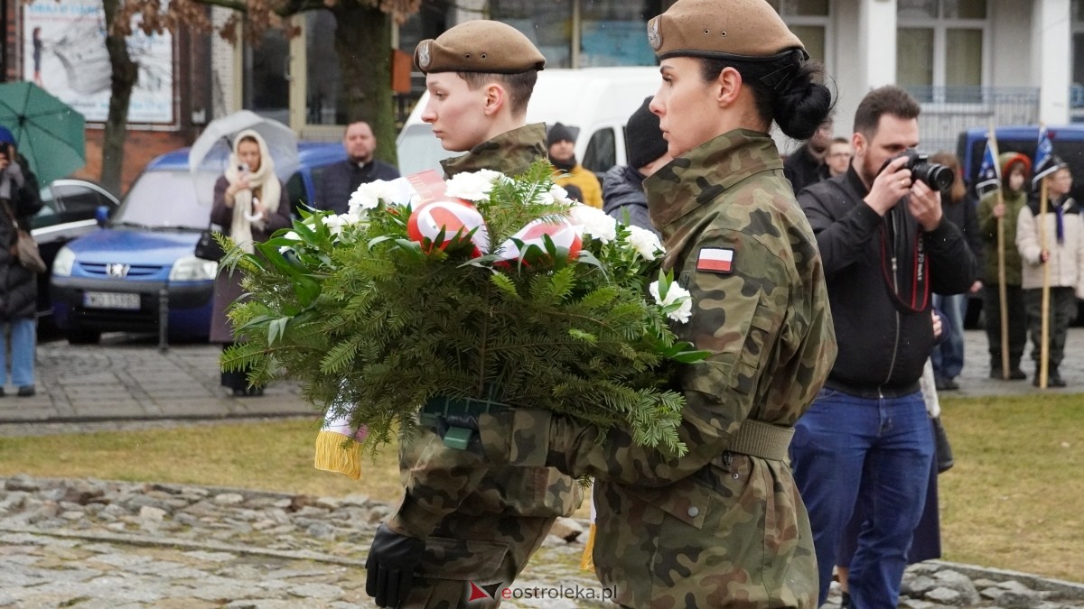 Narodowy Dzień Pamięci Żołnierzy Wyklętych - uroczystości pod pomnikiem Ofiar Terroru Komunistycznego [01.03.2025] - zdjęcie #46 - eOstroleka.pl